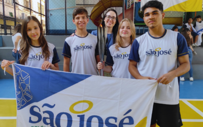 Colégio São José recebe tocha olímpica dos Jogos Estudantis de Divinópolis