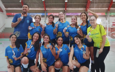 Colégio São José celebra conquista importante na final do vôlei feminino do JED