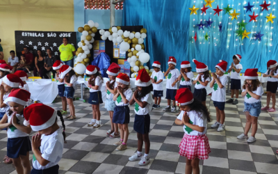 Brilho infantil: arte, emoção e celebração na apresentação de fim de ano do Colégio São José